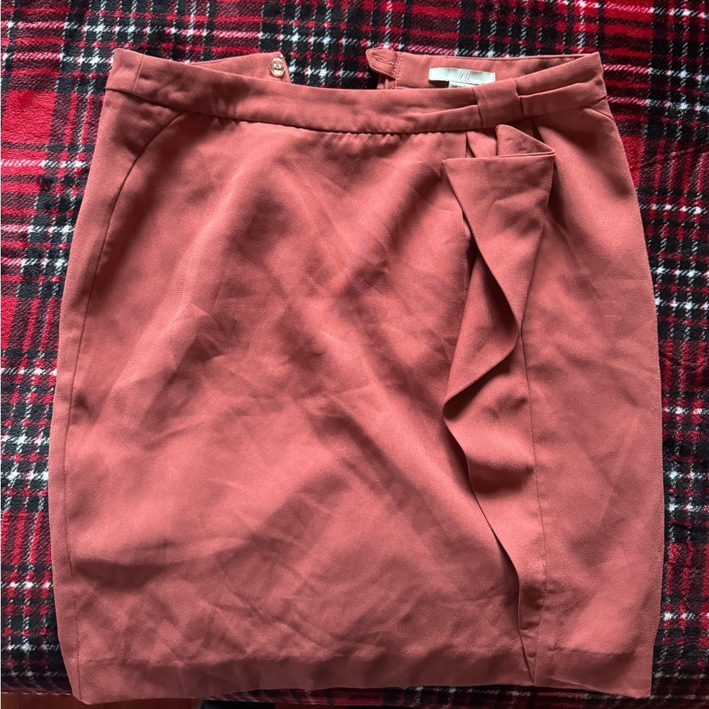 H&M Rosewood Side Ruffle Skirt